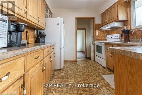 88 Fairview Avenue, St. Thomas, ON - Indoor Photo Showing Kitchen