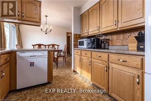 88 Fairview Avenue, St. Thomas, ON - Indoor Photo Showing Kitchen