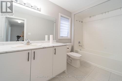 30 Betty May Crescent, East Gwillimbury, ON - Indoor Photo Showing Bathroom