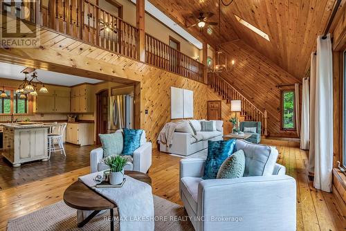 2853 13Th Line E, Trent Hills, ON - Indoor Photo Showing Living Room