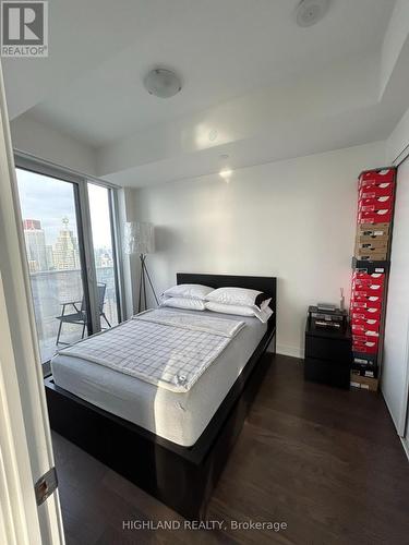 6702 - 88 Harbour Street, Toronto, ON - Indoor Photo Showing Bedroom