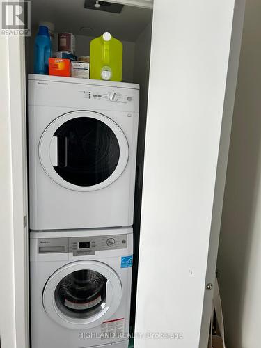 6702 - 88 Harbour Street, Toronto, ON - Indoor Photo Showing Laundry Room