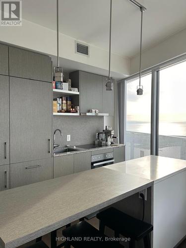 6702 - 88 Harbour Street, Toronto, ON - Indoor Photo Showing Kitchen