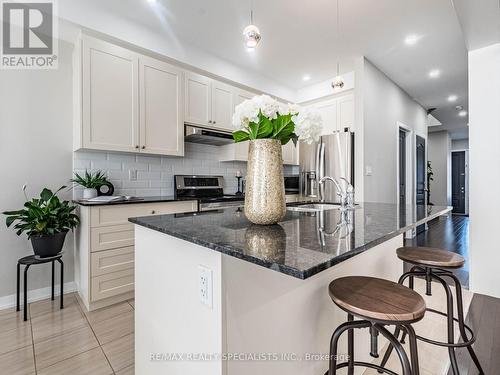 38 Boathouse Road, Brampton, ON - Indoor Photo Showing Kitchen With Upgraded Kitchen