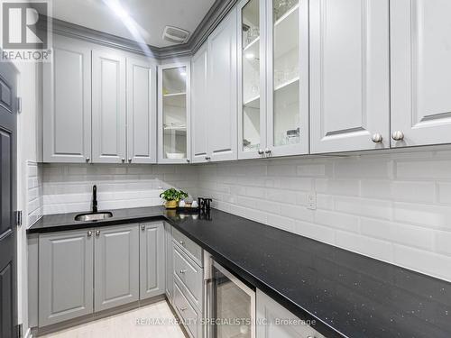 38 Boathouse Road, Brampton, ON - Indoor Photo Showing Kitchen With Upgraded Kitchen