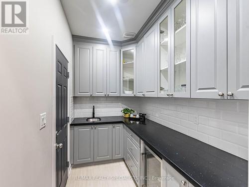 38 Boathouse Road, Brampton, ON - Indoor Photo Showing Kitchen With Upgraded Kitchen