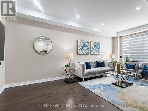 38 Boathouse Road, Brampton, ON - Indoor Photo Showing Living Room