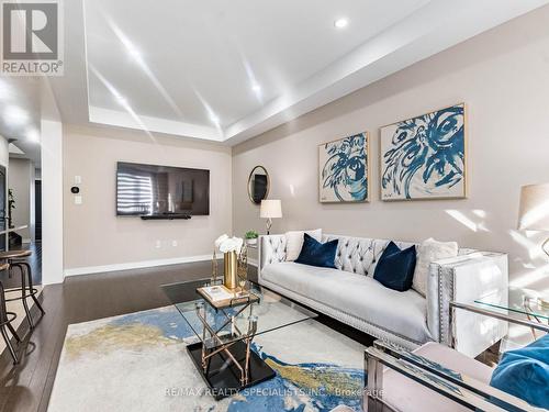 38 Boathouse Road, Brampton, ON - Indoor Photo Showing Living Room