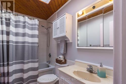 14 South Park Street, Quinte West, ON - Indoor Photo Showing Bathroom