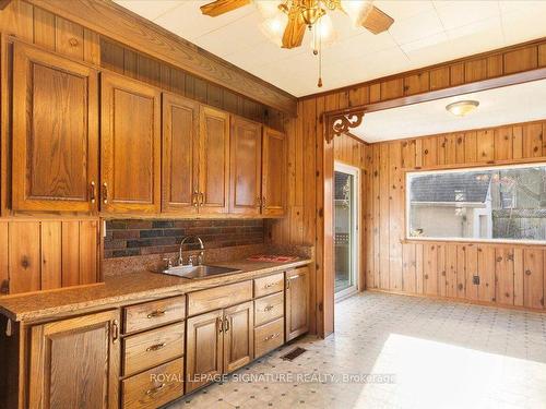 5 Albion St W, Belleville, ON - Indoor Photo Showing Kitchen