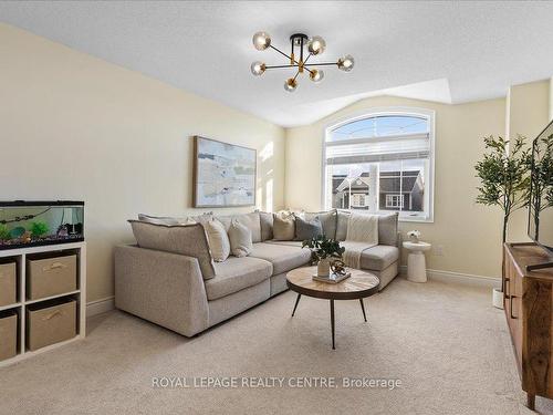 263 Grovehill Cres, Kitchener, ON - Indoor Photo Showing Living Room