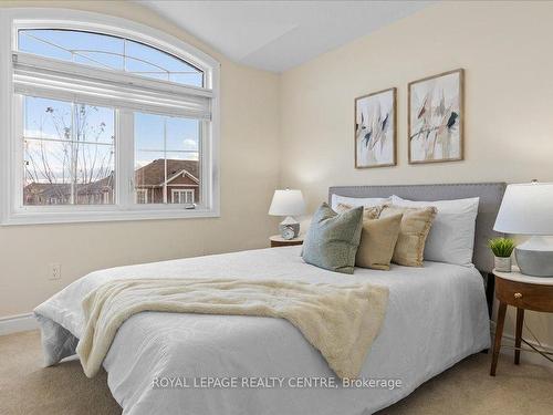 263 Grovehill Cres, Kitchener, ON - Indoor Photo Showing Bedroom