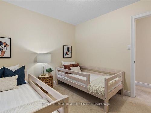 263 Grovehill Cres, Kitchener, ON - Indoor Photo Showing Bedroom