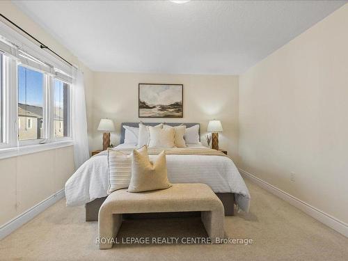 263 Grovehill Cres, Kitchener, ON - Indoor Photo Showing Bedroom