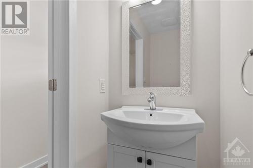 42 Whitcomb Crescent, Smiths Falls, ON - Indoor Photo Showing Bathroom