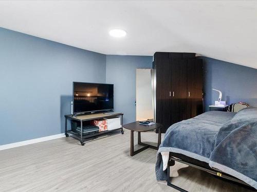 Mezzanine - 11-454 Rue Élaine, Laval (Fabreville), QC - Indoor Photo Showing Bedroom