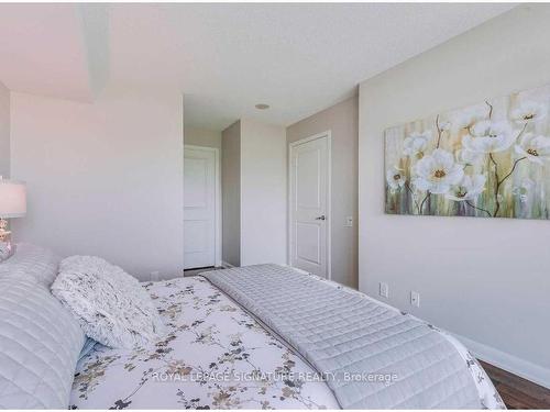 609-17 Anndale Dr, Toronto, ON - Indoor Photo Showing Bedroom