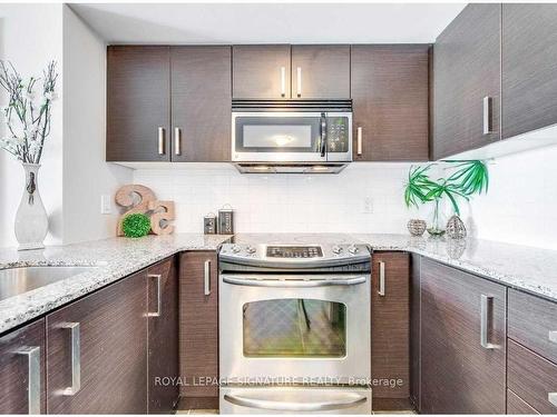 609-17 Anndale Dr, Toronto, ON - Indoor Photo Showing Kitchen With Upgraded Kitchen