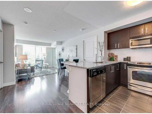 609-17 Anndale Dr, Toronto, ON - Indoor Photo Showing Kitchen With Upgraded Kitchen