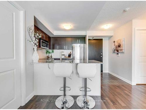 609-17 Anndale Dr, Toronto, ON - Indoor Photo Showing Kitchen