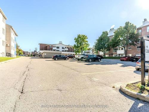 215-126 Bell Farm Rd, Barrie, ON - Outdoor