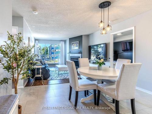 215-126 Bell Farm Rd, Barrie, ON - Indoor Photo Showing Dining Room