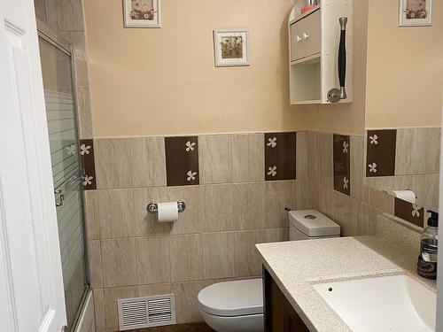 28 Ardwick Blvd, Toronto, ON - Indoor Photo Showing Bathroom