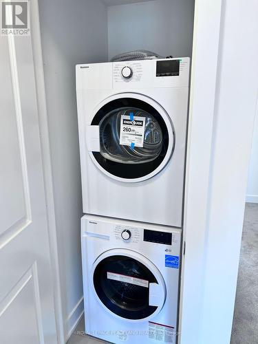 5446 Main Street, Whitchurch-Stouffville, ON - Indoor Photo Showing Laundry Room