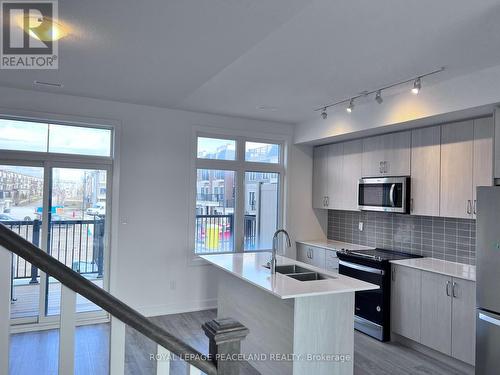 5446 Main Street, Whitchurch-Stouffville, ON - Indoor Photo Showing Kitchen With Upgraded Kitchen