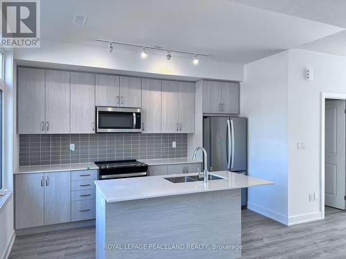 5446 Main Street, Whitchurch-Stouffville, ON - Indoor Photo Showing Kitchen With Double Sink With Upgraded Kitchen