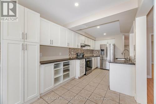 102 Charcoal Way, Brampton, ON - Indoor Photo Showing Kitchen With Upgraded Kitchen