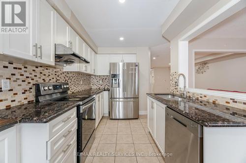 102 Charcoal Way, Brampton, ON - Indoor Photo Showing Kitchen With Double Sink With Upgraded Kitchen