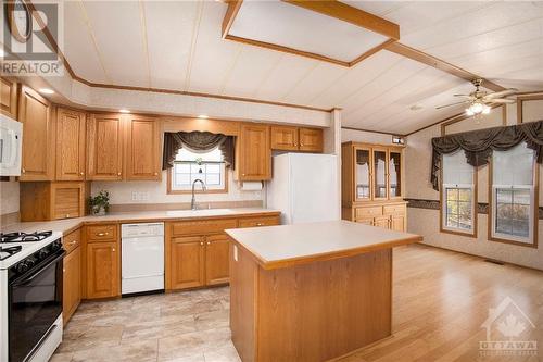 14 Yvette Private, Ottawa, ON - Indoor Photo Showing Kitchen