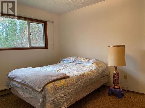 2196 Barriere Lakes Road, Barriere, BC - Indoor Photo Showing Bedroom