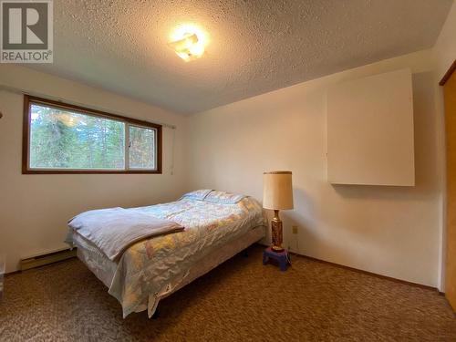 2196 Barriere Lakes Road, Barriere, BC - Indoor Photo Showing Bedroom