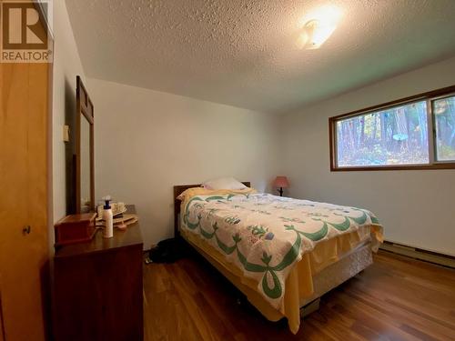 2196 Barriere Lakes Road, Barriere, BC - Indoor Photo Showing Bedroom