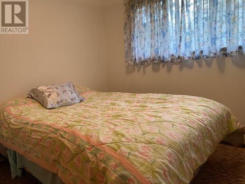 2196 Barriere Lakes Road, Barriere, BC - Indoor Photo Showing Bedroom