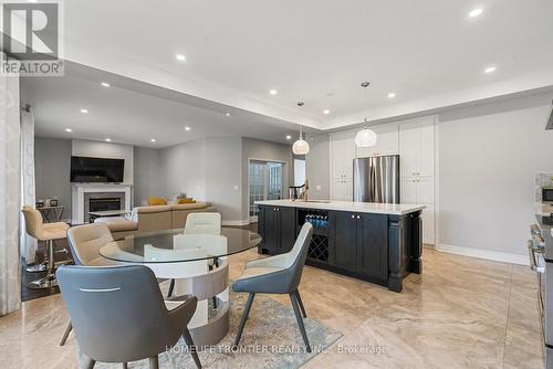 7 Edenbrook Crescent, Richmond Hill, ON - Indoor Photo Showing Dining Room