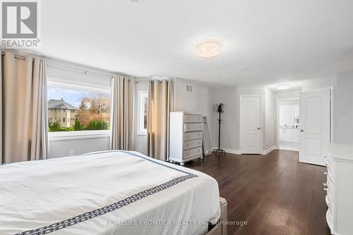 7 Edenbrook Crescent, Richmond Hill, ON - Indoor Photo Showing Bedroom