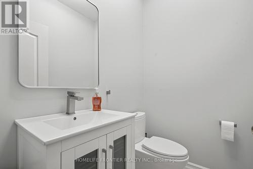 7 Edenbrook Crescent, Richmond Hill, ON - Indoor Photo Showing Bathroom