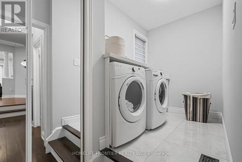 7 Edenbrook Crescent, Richmond Hill, ON - Indoor Photo Showing Laundry Room