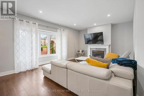 7 Edenbrook Crescent, Richmond Hill, ON - Indoor Photo Showing Living Room With Fireplace