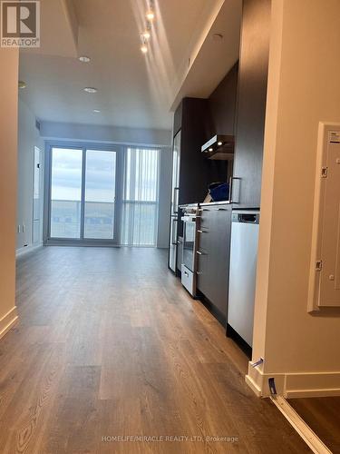 1109 - 195 Commerce Street, Vaughan, ON - Indoor Photo Showing Kitchen