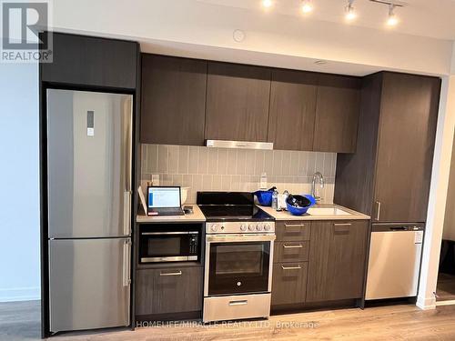 1109 - 195 Commerce Street, Vaughan, ON - Indoor Photo Showing Kitchen With Stainless Steel Kitchen