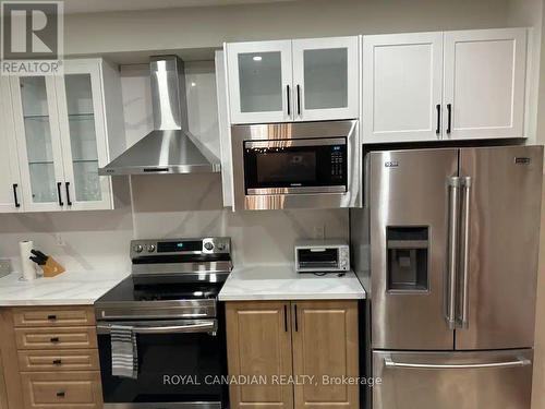 Upper - 53 Raven Cross Avenue S, Markham, ON - Indoor Photo Showing Kitchen