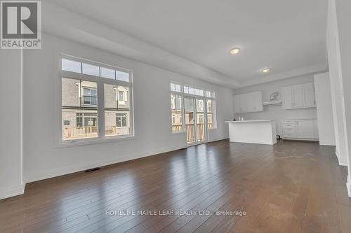 2115 Primate Road, Mississauga, ON - Indoor Photo Showing Living Room