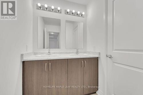 2115 Primate Road, Mississauga, ON - Indoor Photo Showing Bathroom