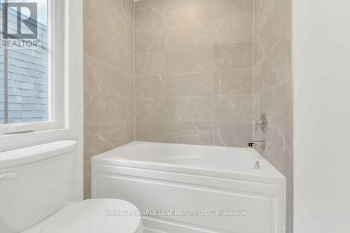 2115 Primate Road, Mississauga, ON - Indoor Photo Showing Bathroom