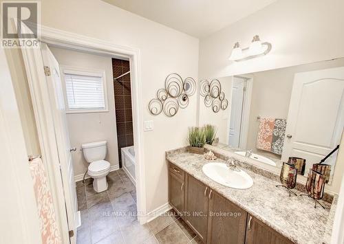 51 Jewelwing Court, Bradford West Gwillimbury, ON - Indoor Photo Showing Bathroom