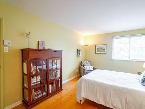 Master bedroom - 205-5240 Rue Riviera, Montréal (Pierrefonds-Roxboro), QC - Indoor Photo Showing Bedroom